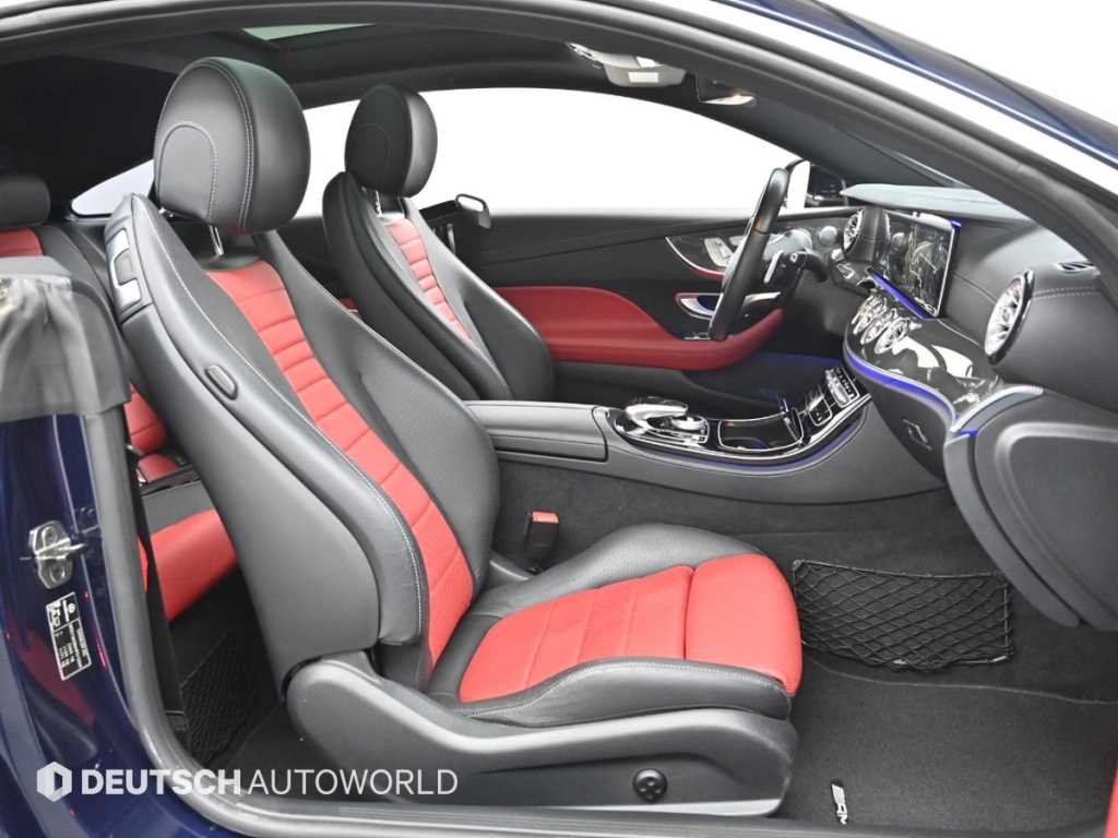 Mercedes-Benz E-Class — photo 10