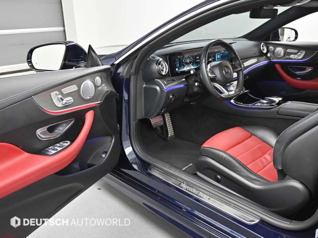 Mercedes-Benz E-Class — photo 11