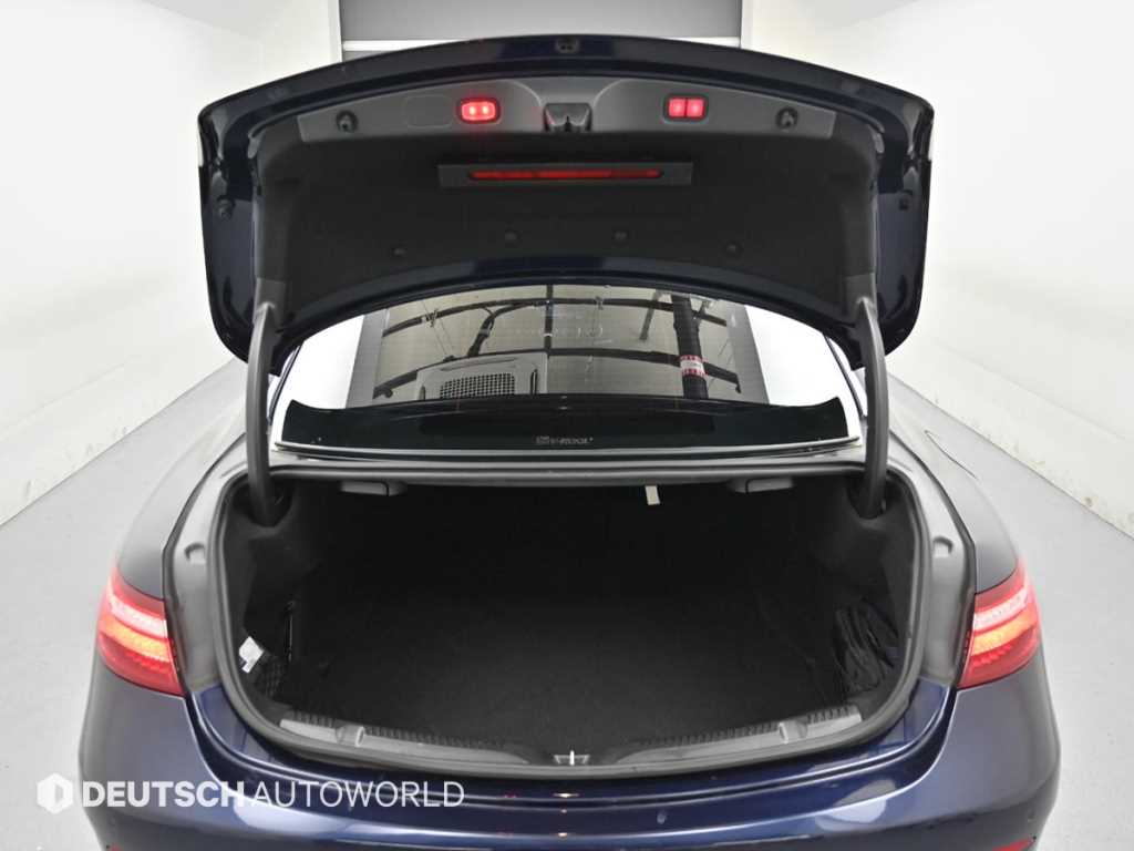 Mercedes-Benz E-Class — photo 19