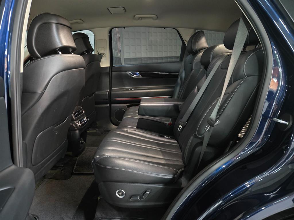Genesis GV80 — photo 07
