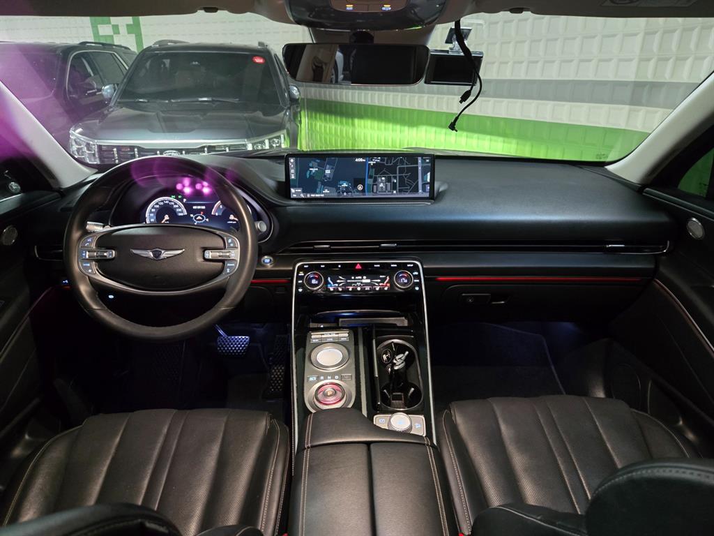 Genesis GV80 — photo 08
