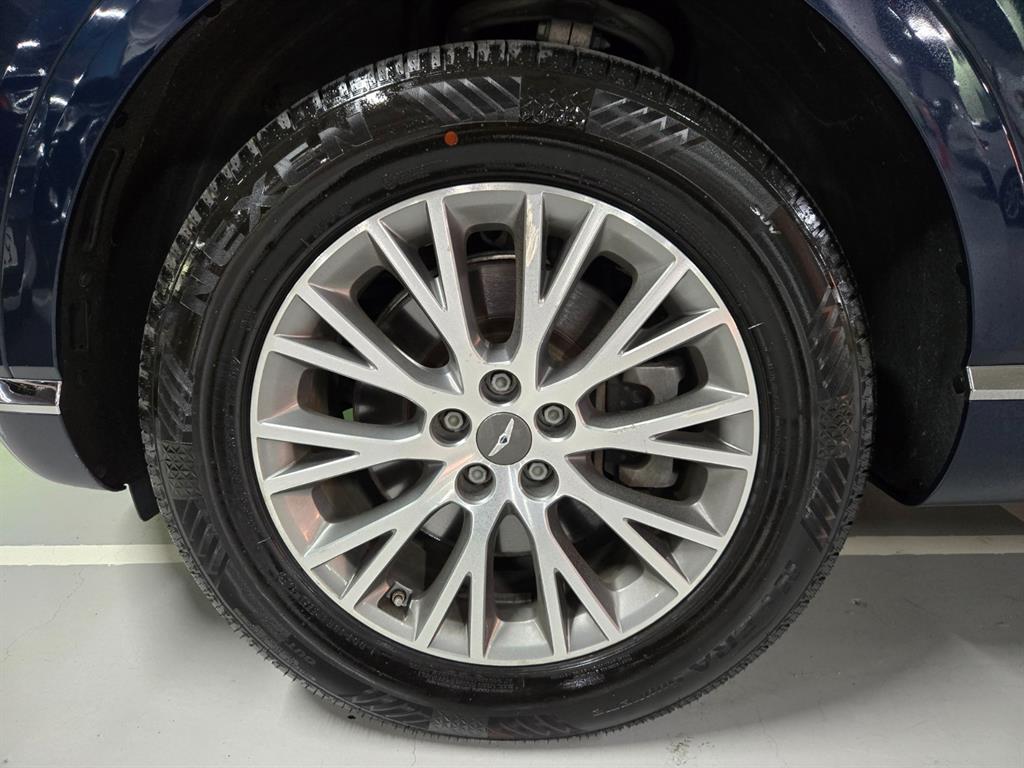 Genesis GV80 — photo 19
