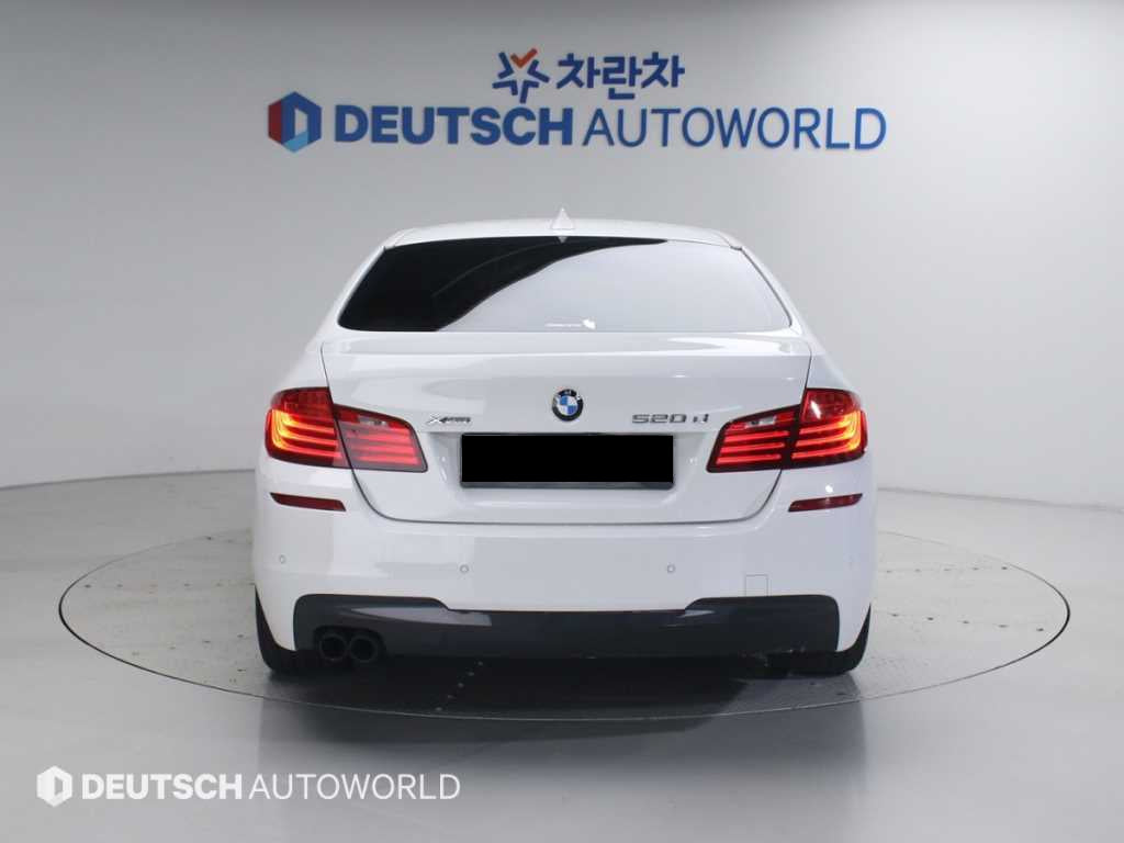 BMW 5-Series — photo 04
