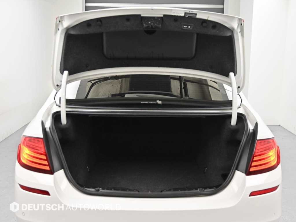 BMW 5-Series — photo 05