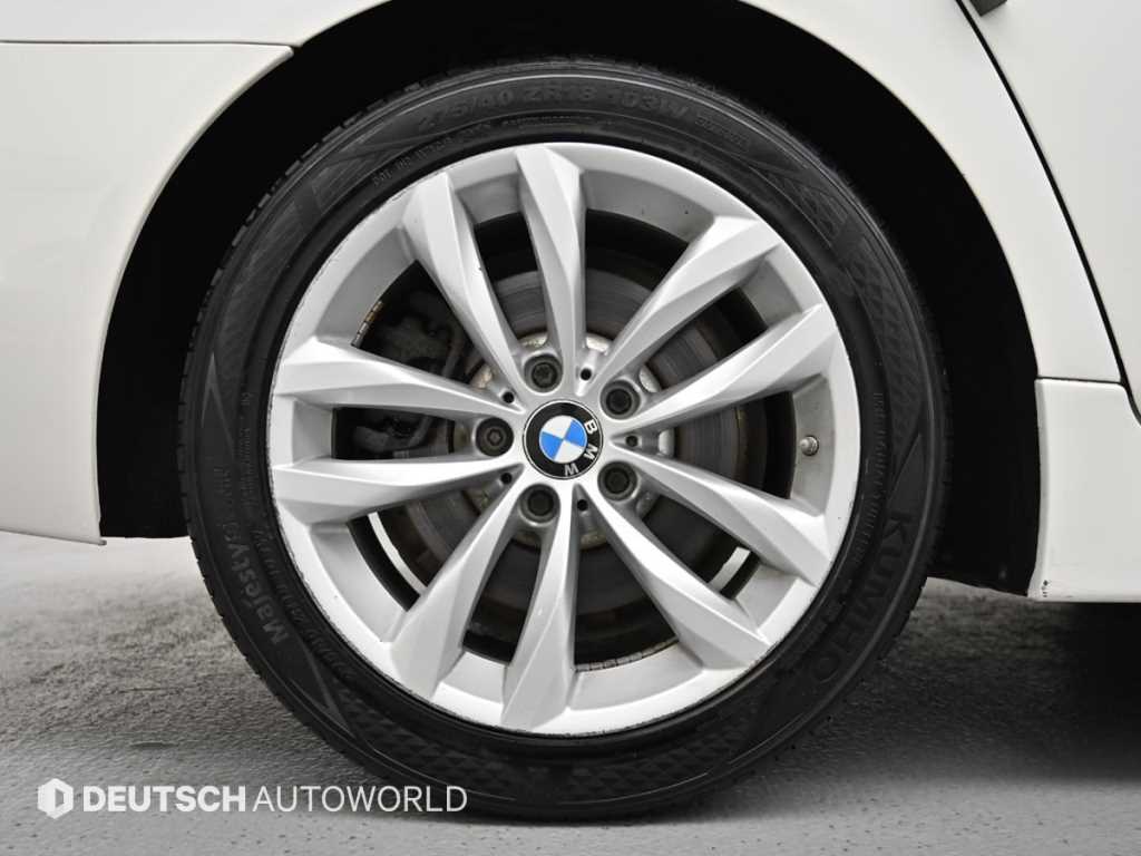 BMW 5-Series — photo 06