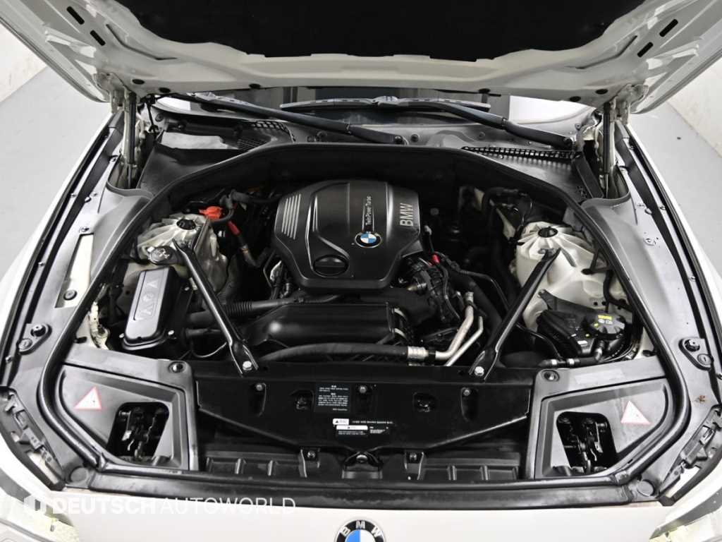 BMW 5-Series — photo 07