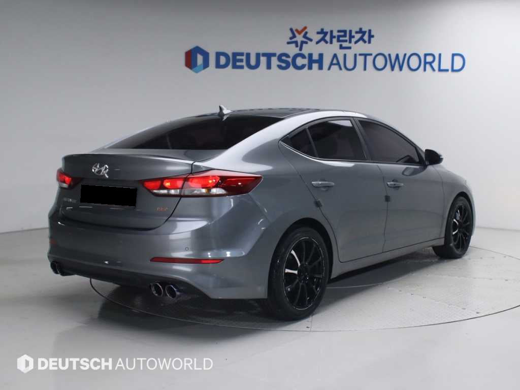 Hyundai Avante — photo 02