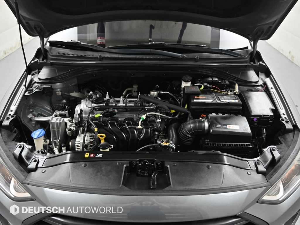 Hyundai Avante — photo 06