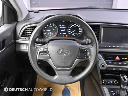 Hyundai Avante — photo 09