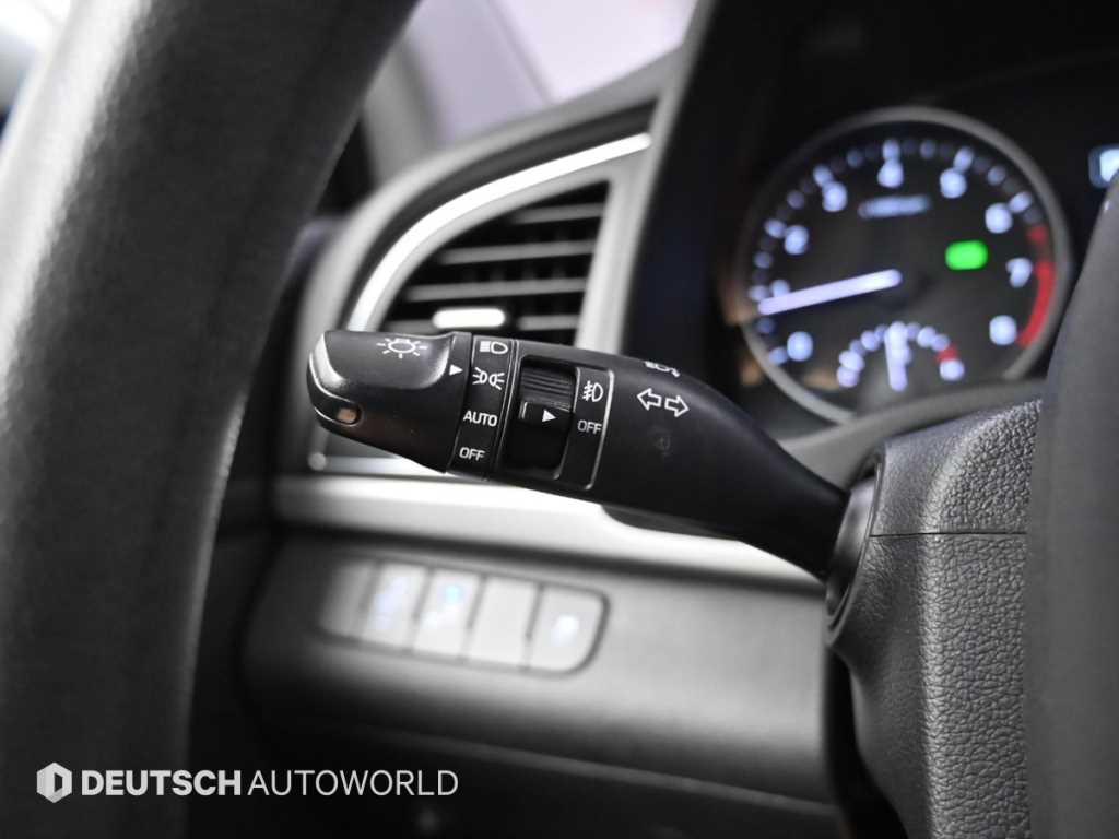 Hyundai Avante — photo 11