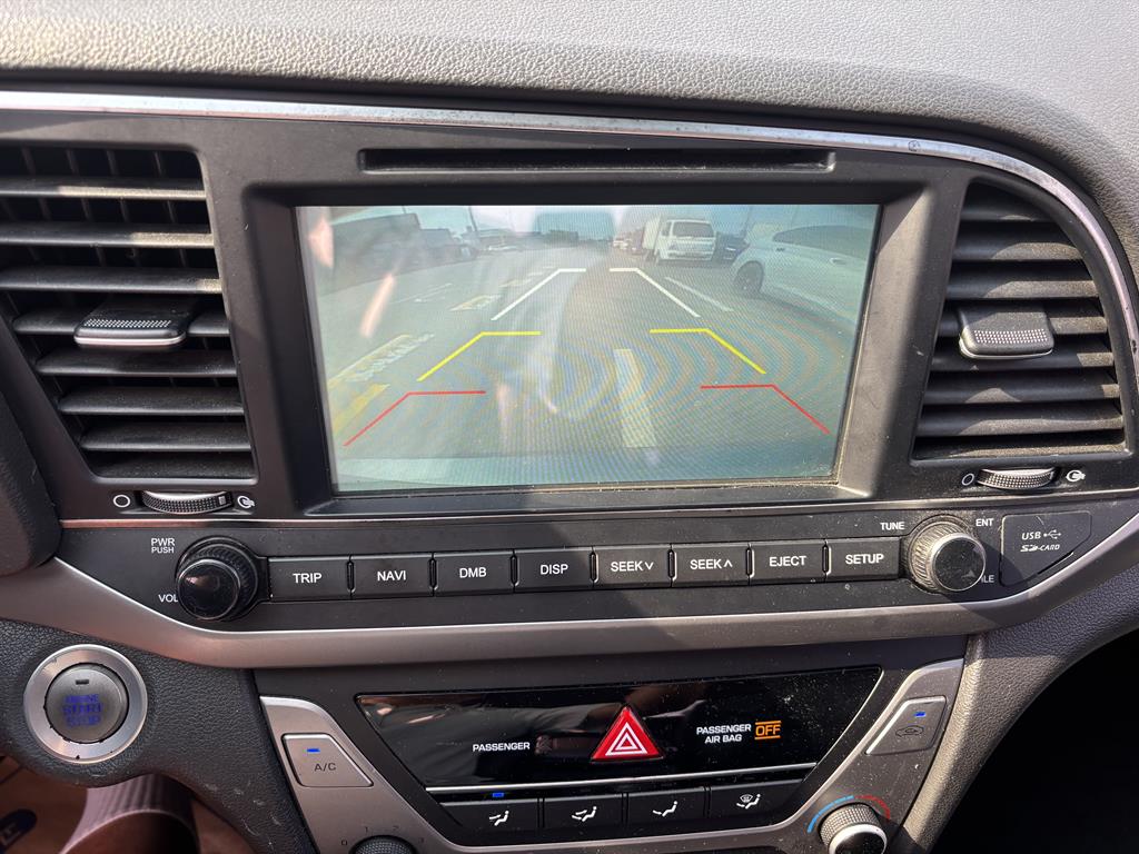 Hyundai Avante — photo 15