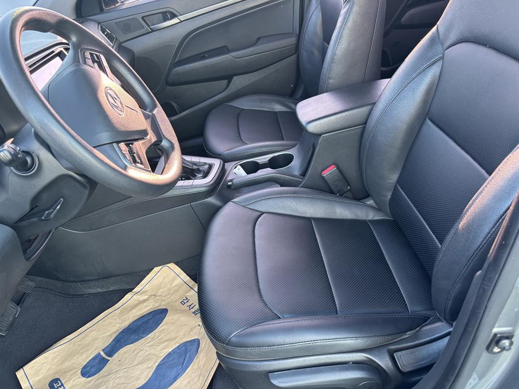 Hyundai Avante — photo 16