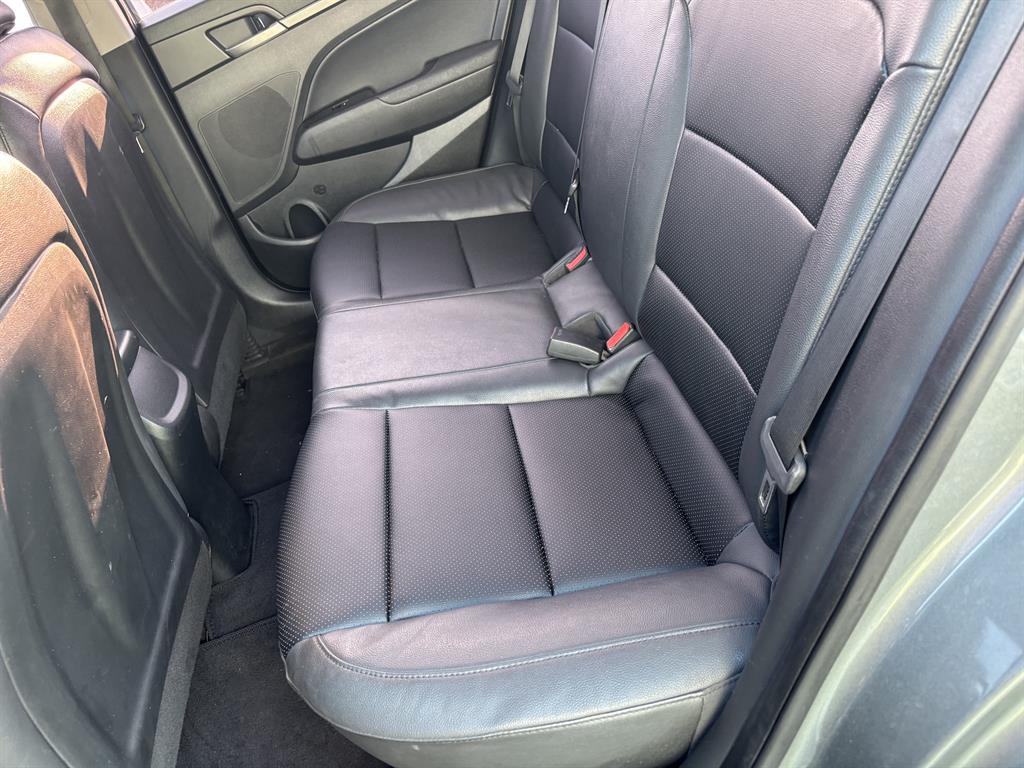 Hyundai Avante — photo 17