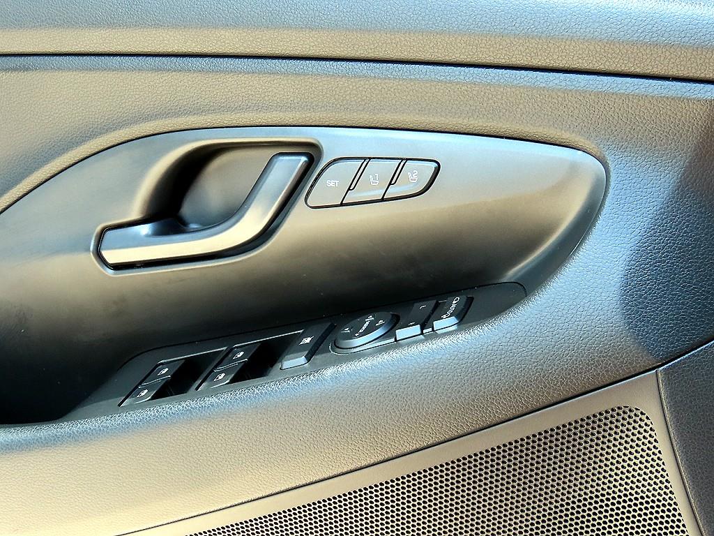 Hyundai i30 — photo 11