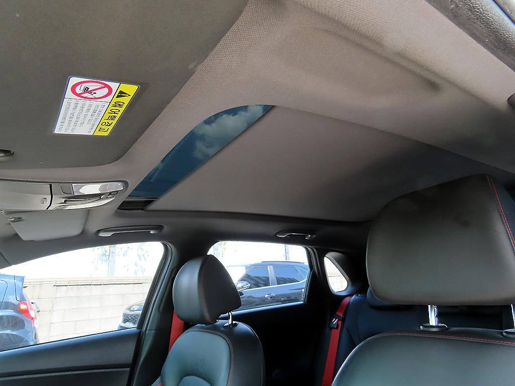 Hyundai i30 — photo 18