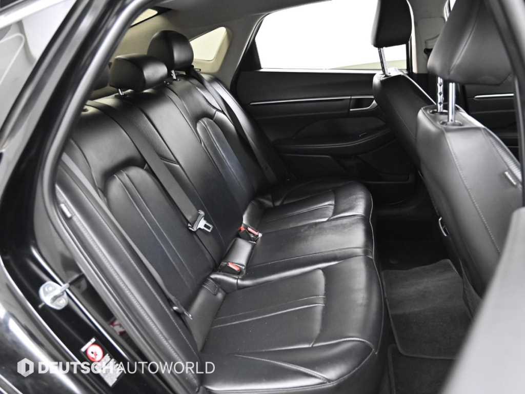 Hyundai Sonata — photo 12
