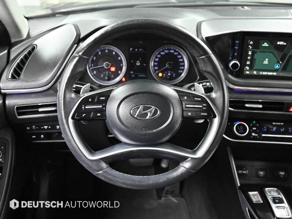 Hyundai Sonata — photo 13