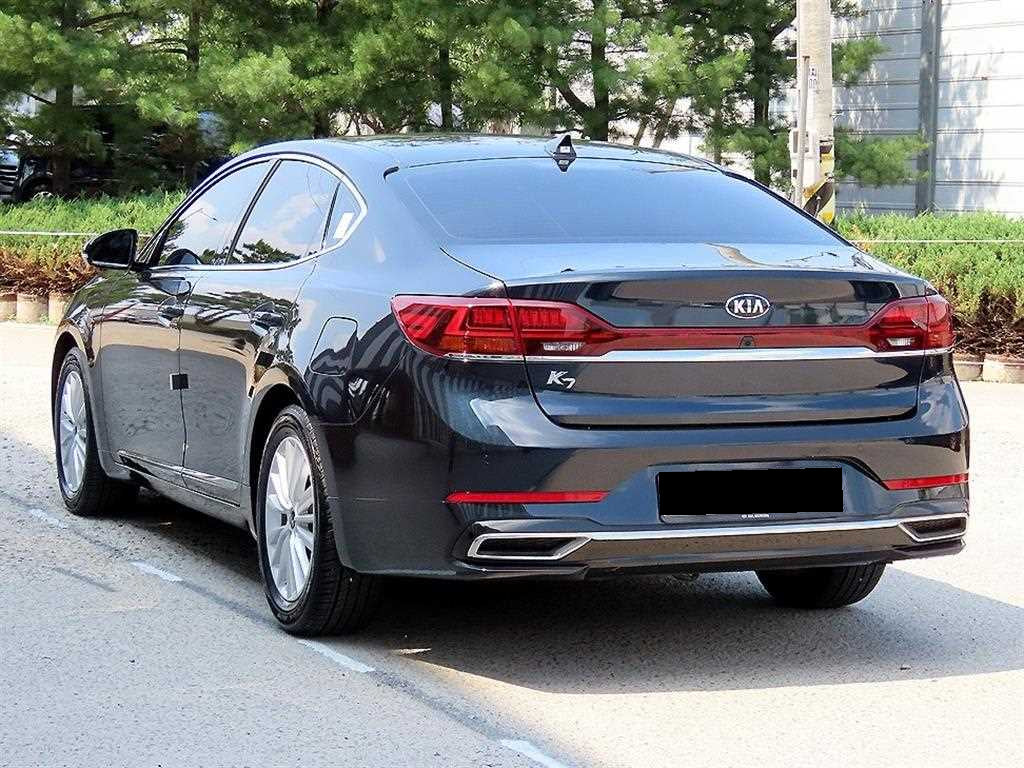Kia K7 — photo 03