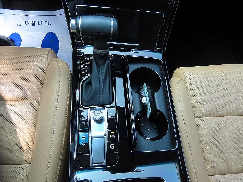 Kia K7 — photo 10