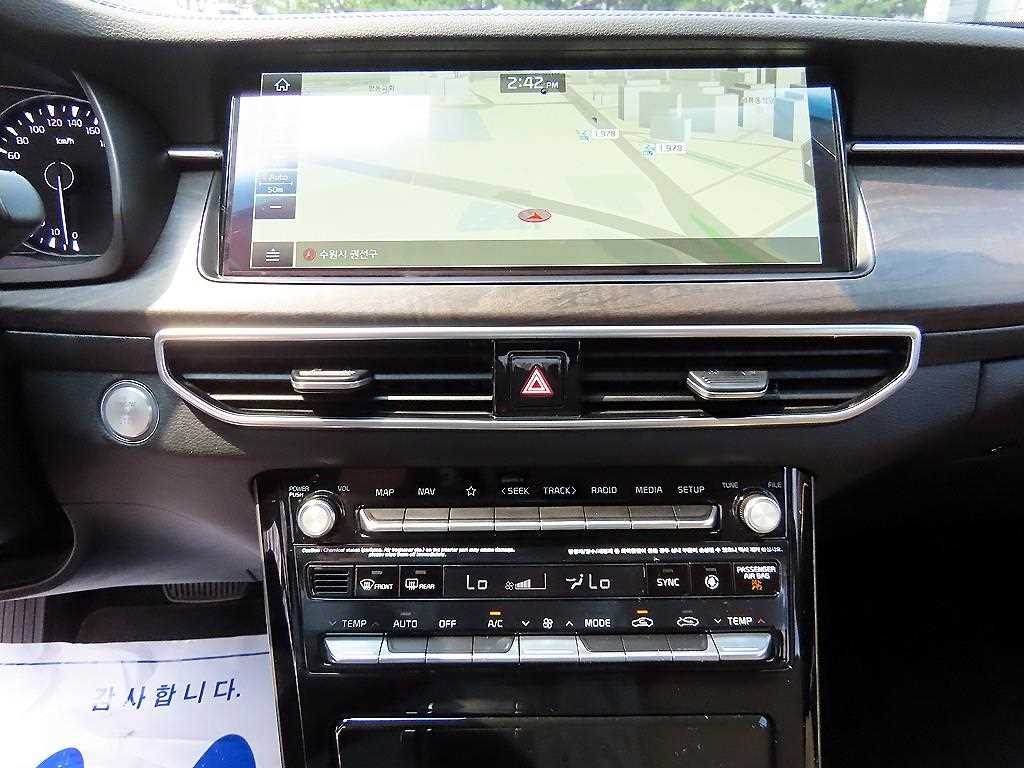 Kia K7 — photo 13