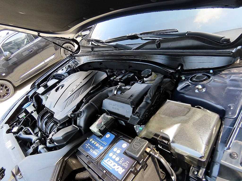 Kia K7 — photo 19