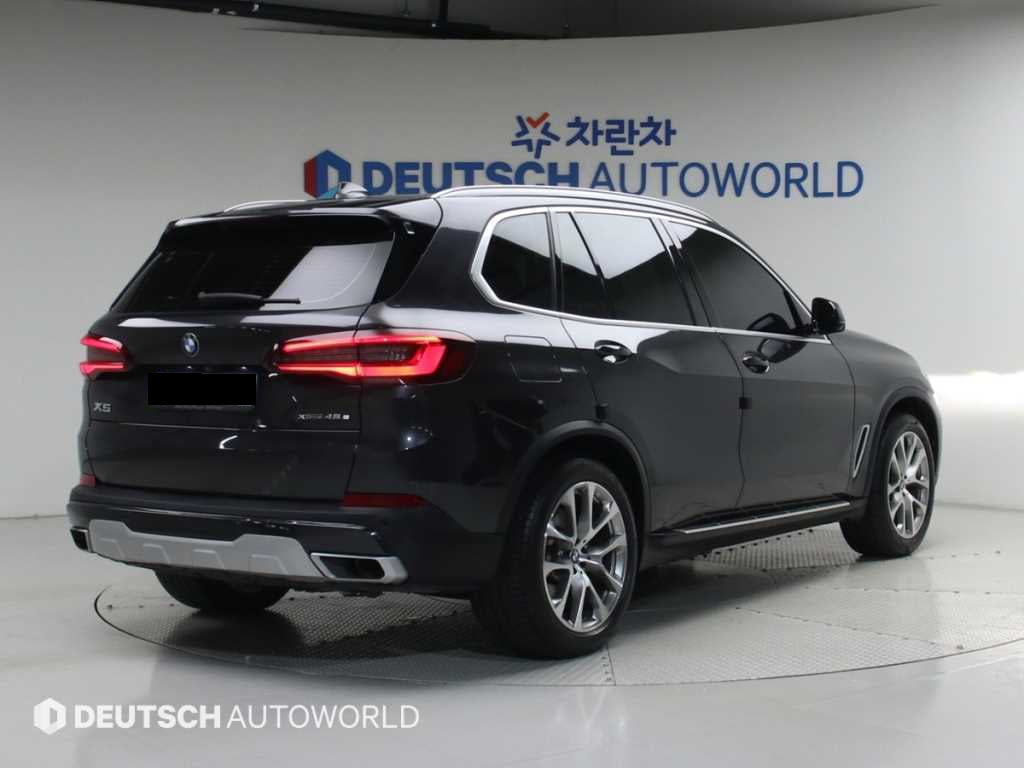 BMW X5 — photo 02