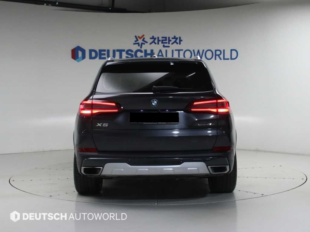 BMW X5 — photo 04