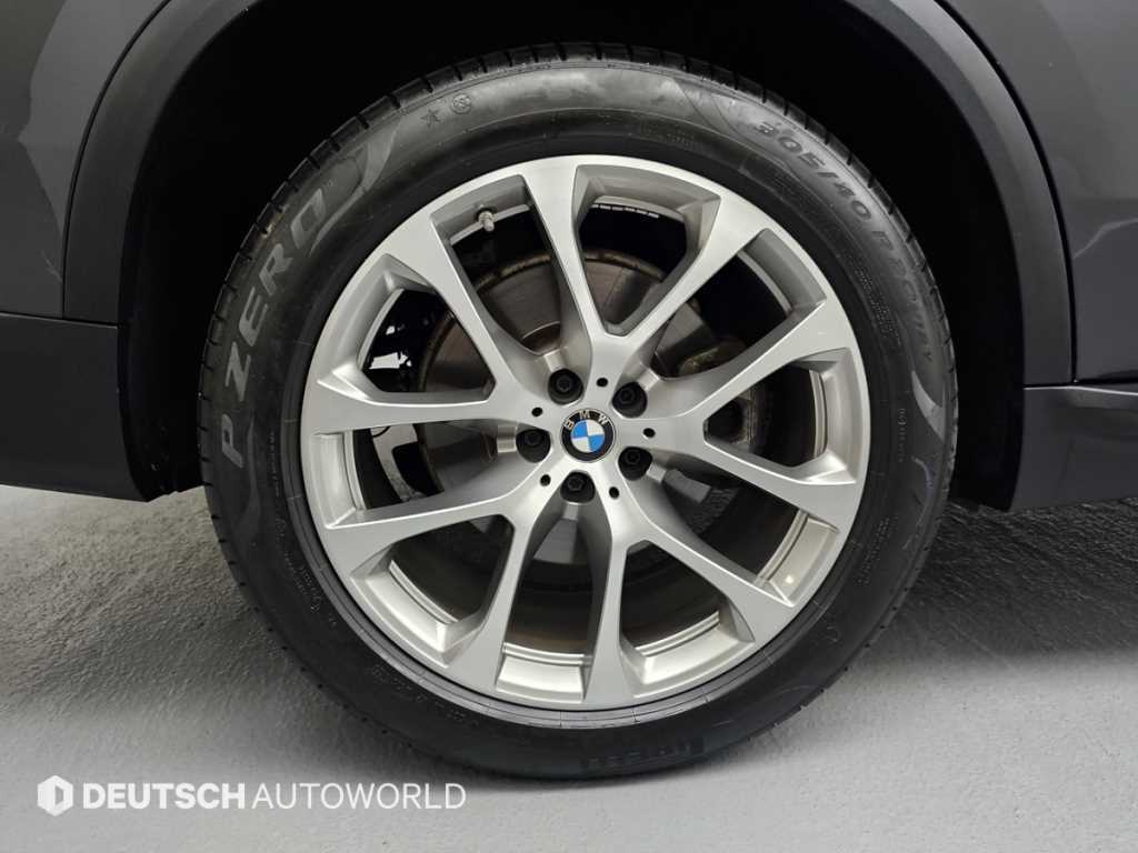 BMW X5 — photo 05