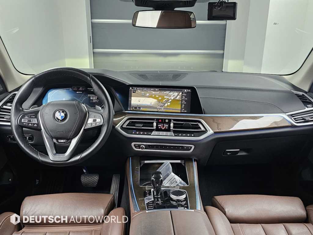 BMW X5 — photo 07
