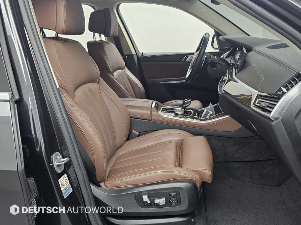 BMW X5 — photo 10