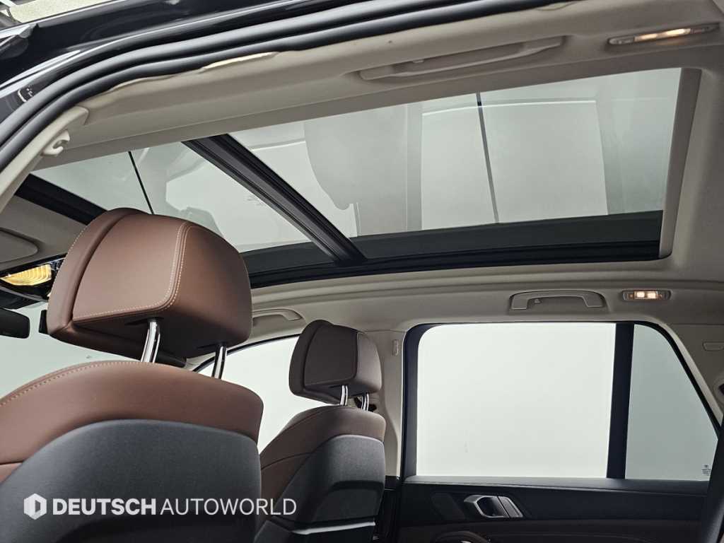 BMW X5 — photo 18