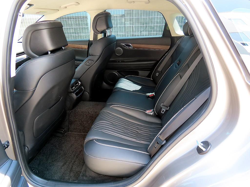 Genesis G80 — photo 06