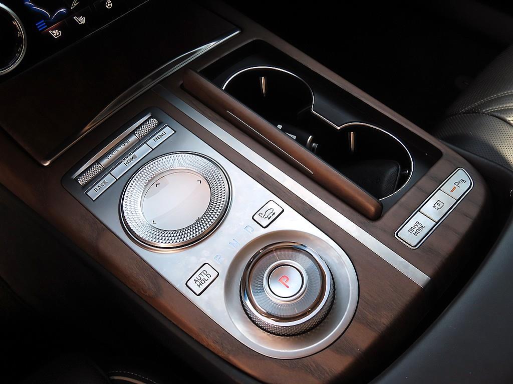 Genesis G80 — photo 11