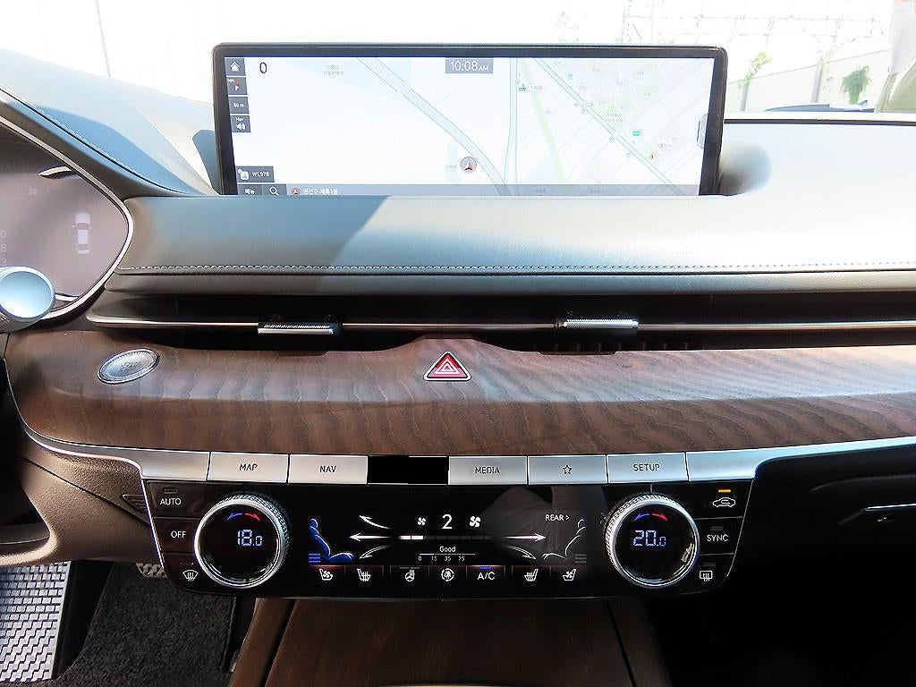 Genesis G80 — photo 13