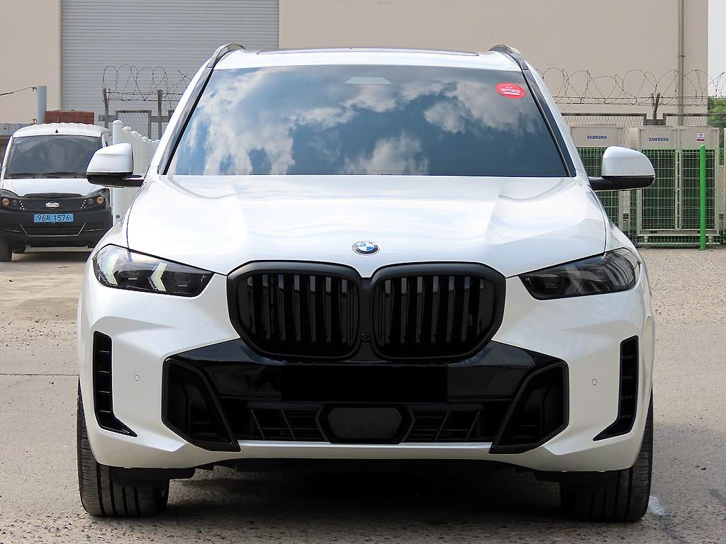 BMW X5 — photo 01