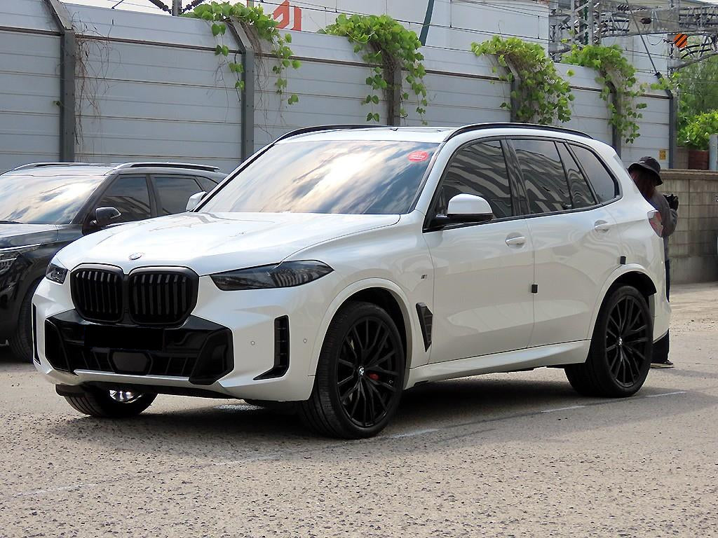 BMW X5 — photo 02