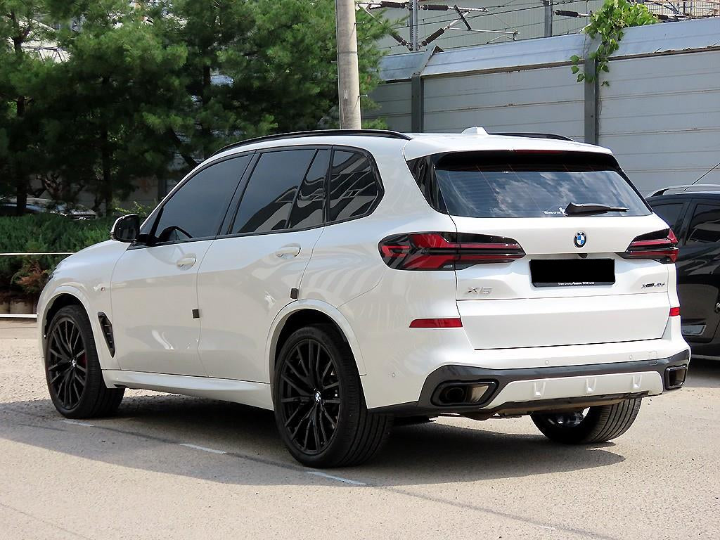 BMW X5 — photo 03