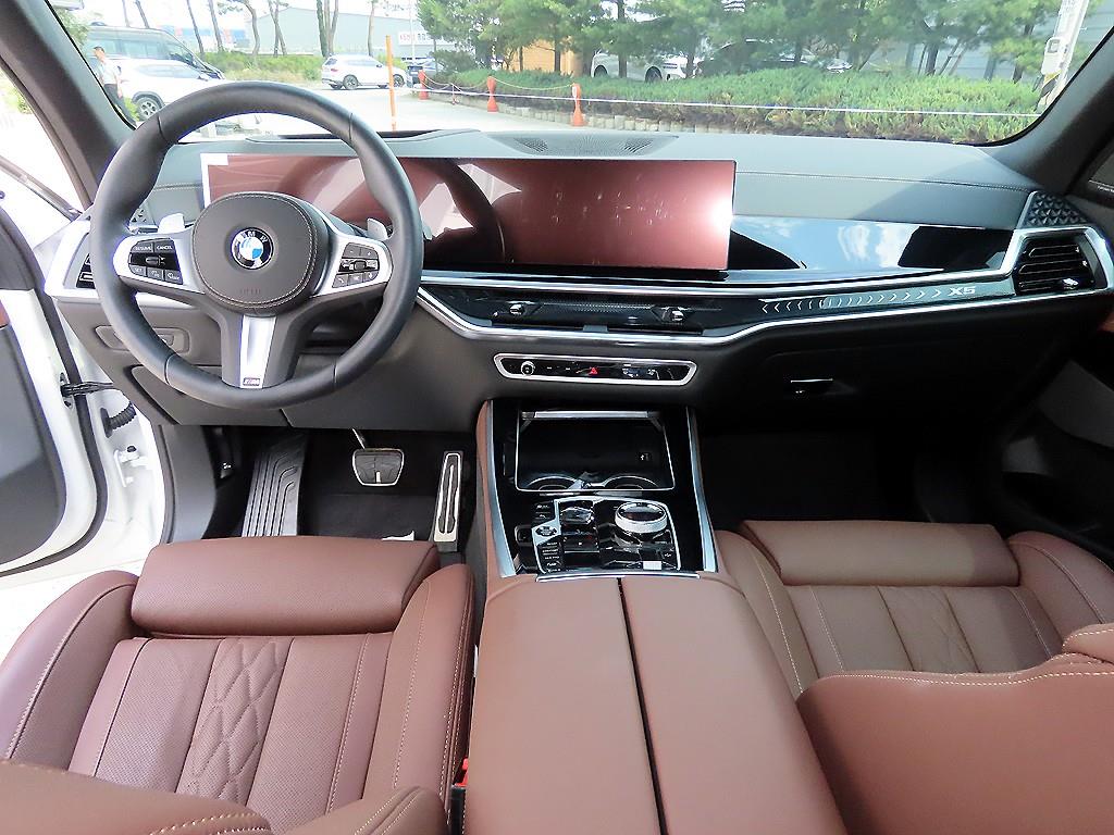 BMW X5 — photo 07