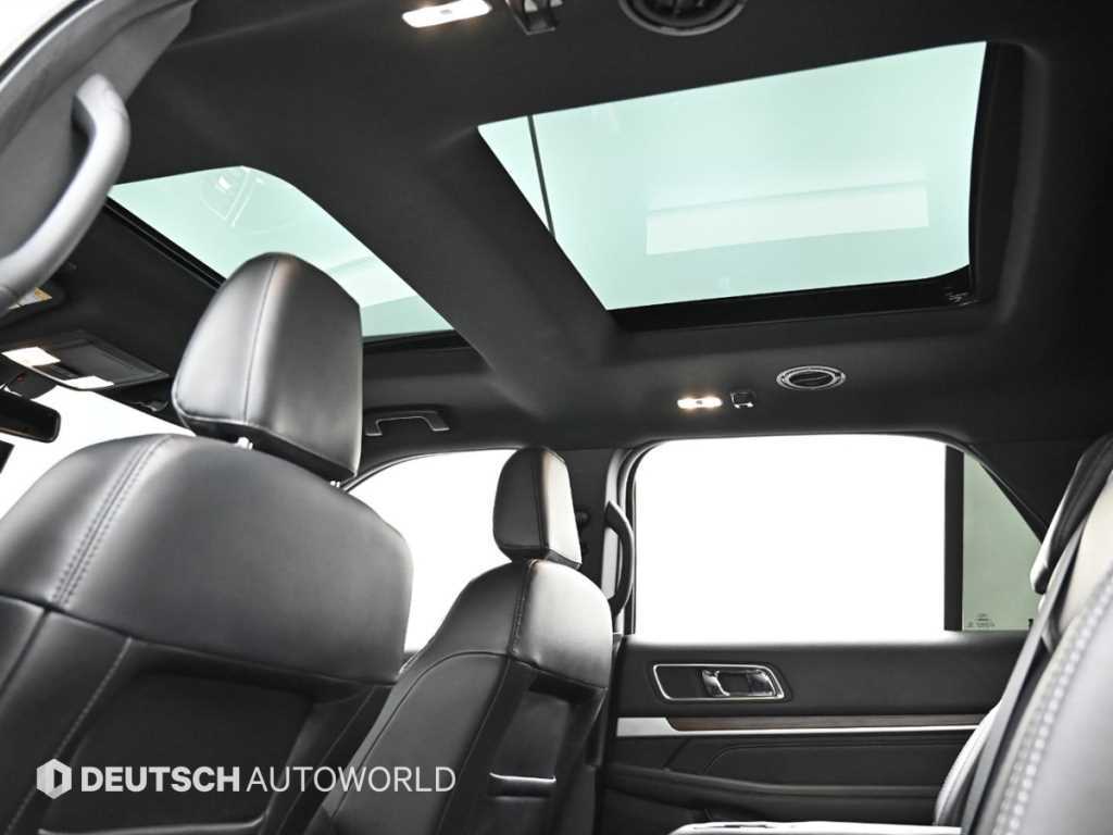 Ford Explorer — photo 19