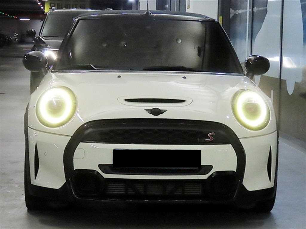 Mini Cooper Convertible — photo 02