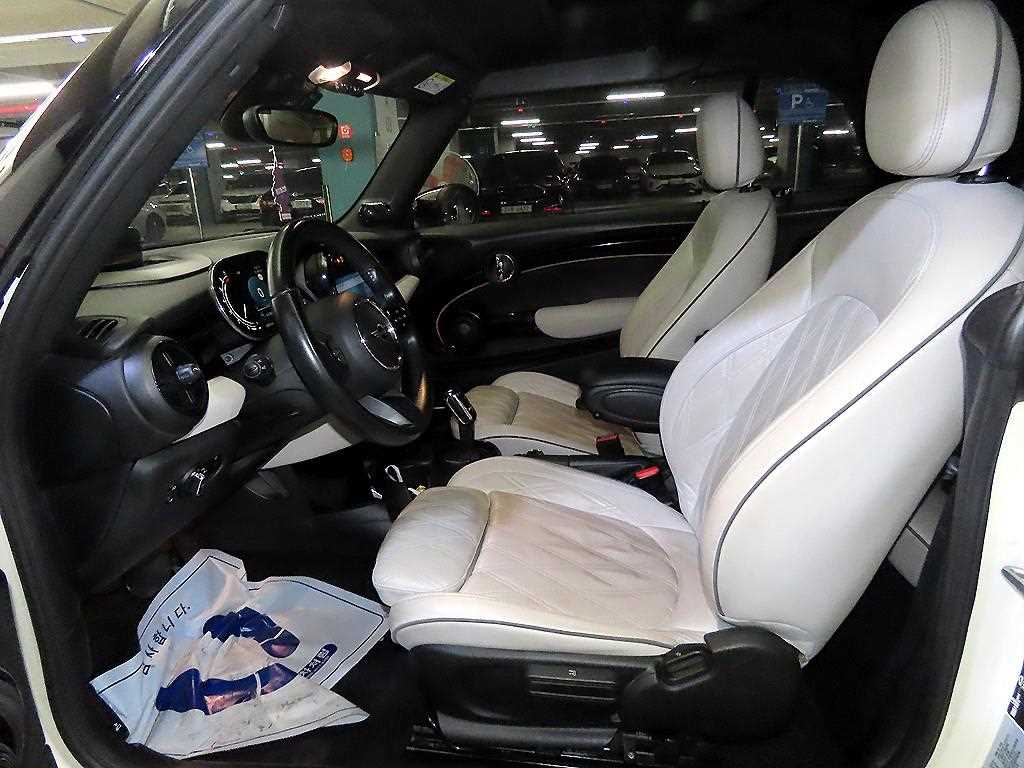 Mini Cooper Convertible — photo 08