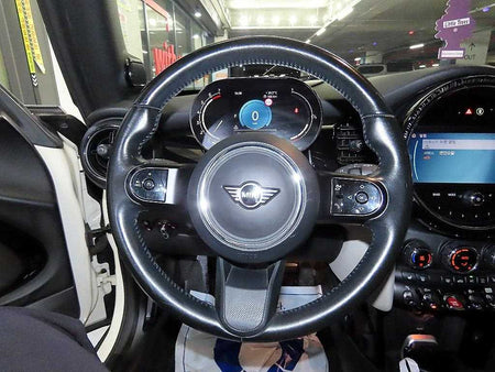 Mini Cooper Convertible — photo 11