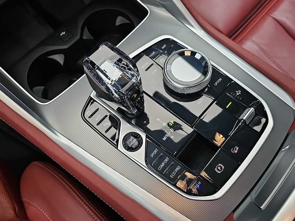 BMW X6 — photo 08