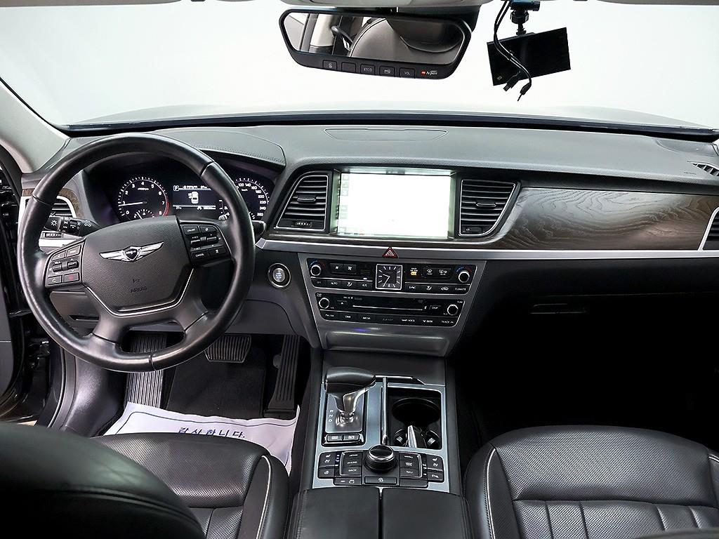 Genesis G80 — photo 05