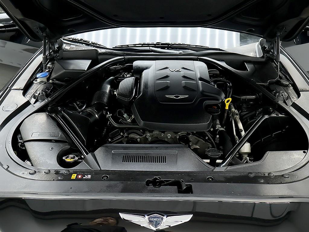 Genesis G80 — photo 08