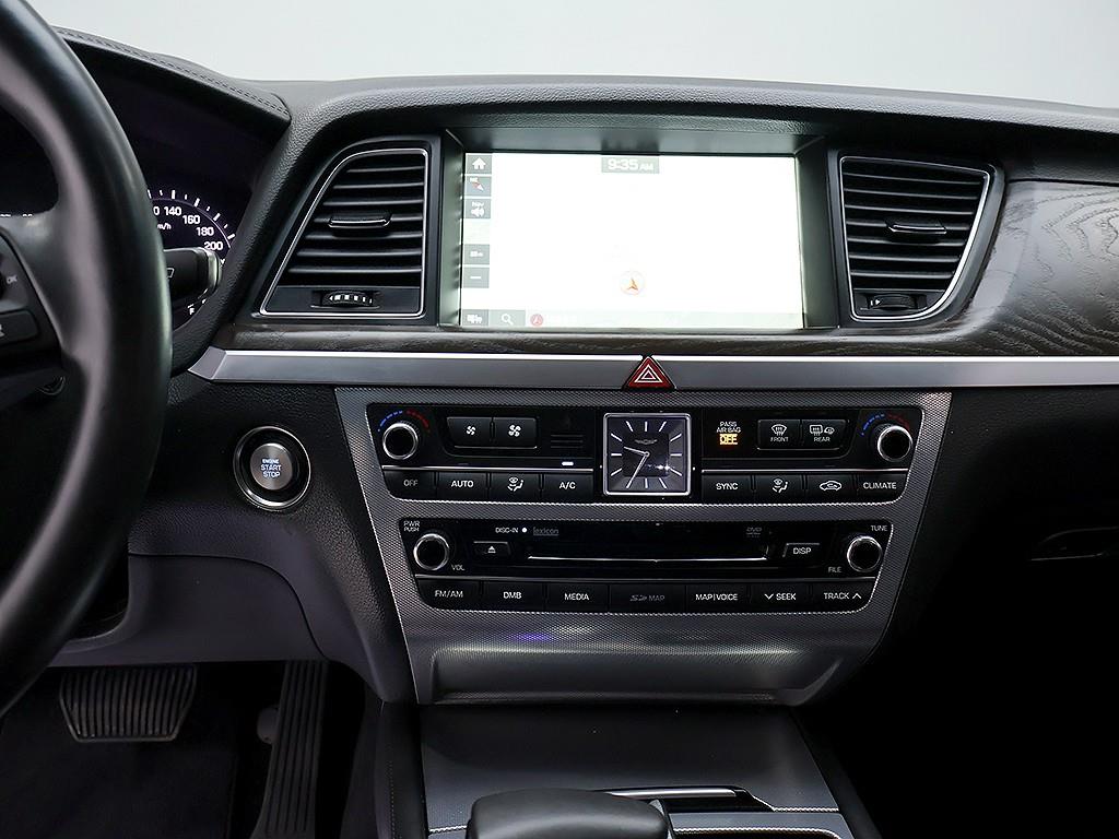 Genesis G80 — photo 09