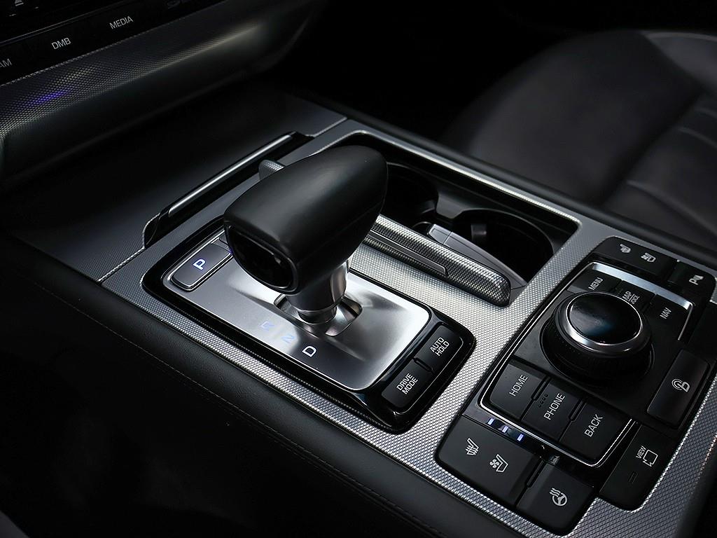 Genesis G80 — photo 10