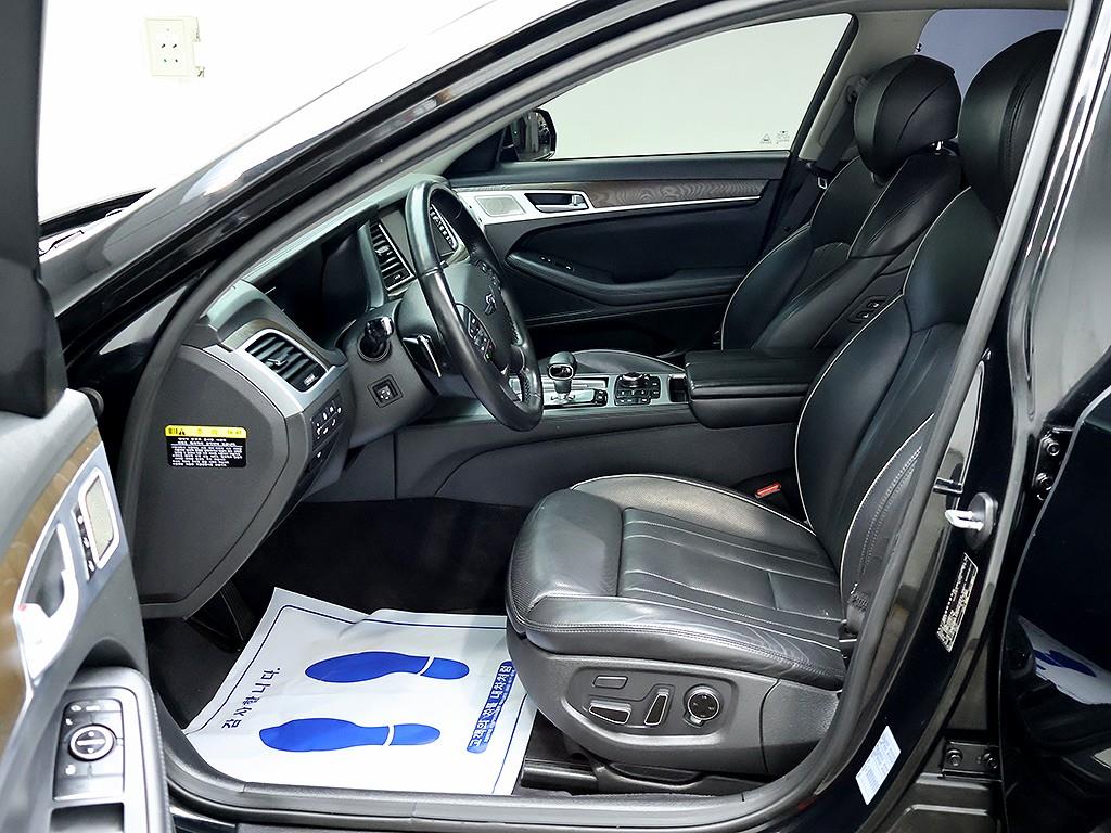 Genesis G80 — photo 11