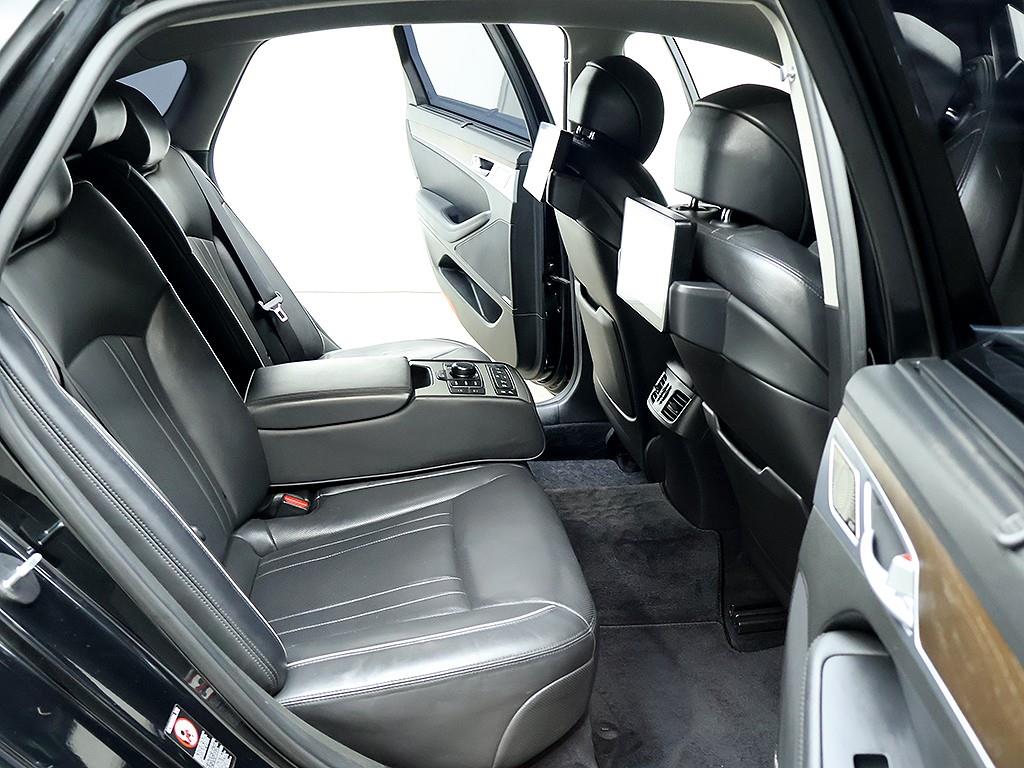 Genesis G80 — photo 12