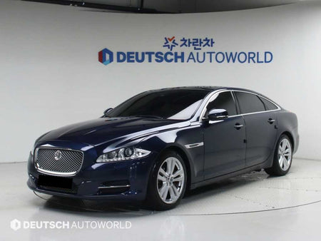 Jaguar XJ — photo 01